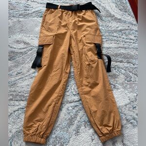 NWOT Release Belt Cargo Pants